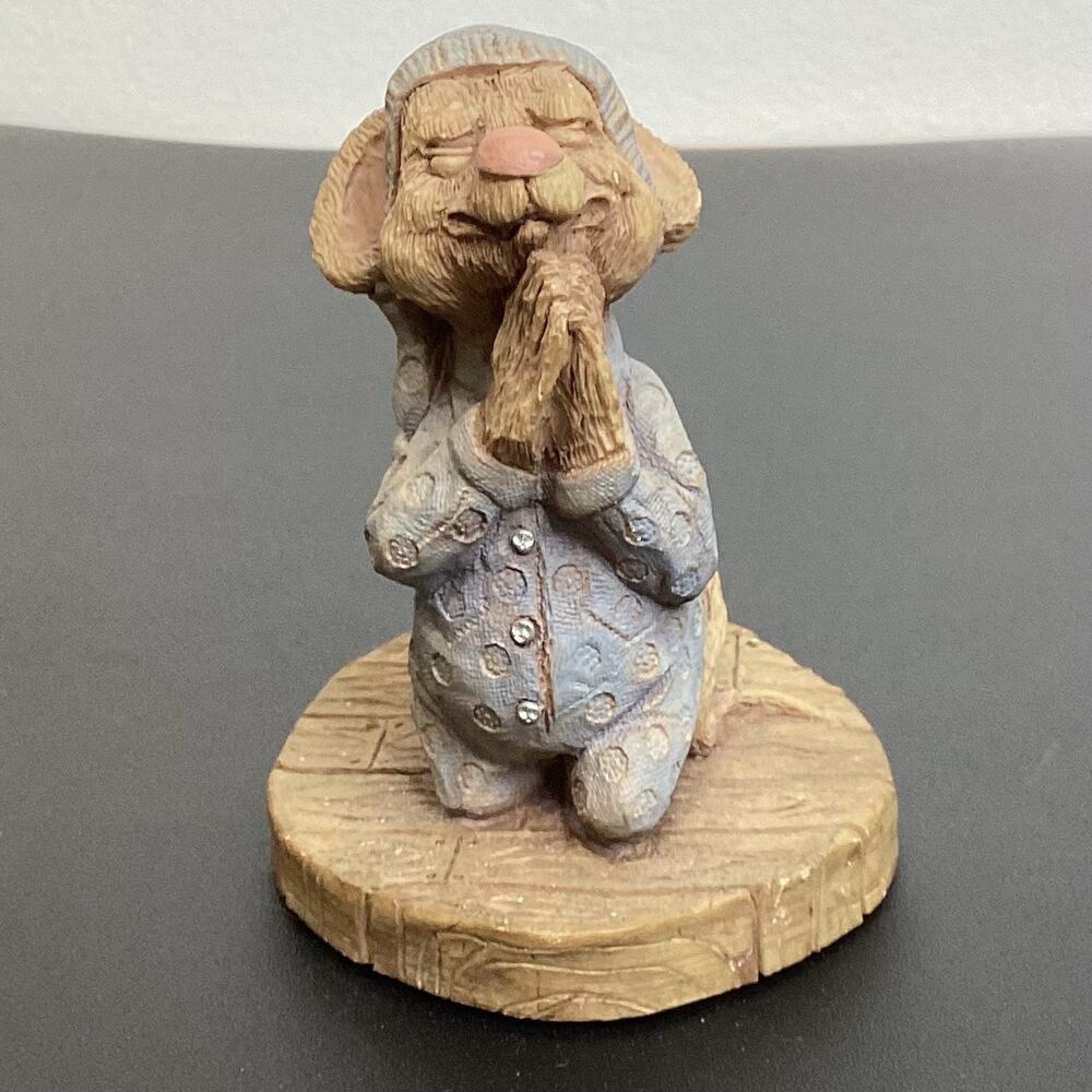 FRUMPS Vintage 1992 Small Prayer Mouse Figurine D&D Studios Made USA Decor Resin
